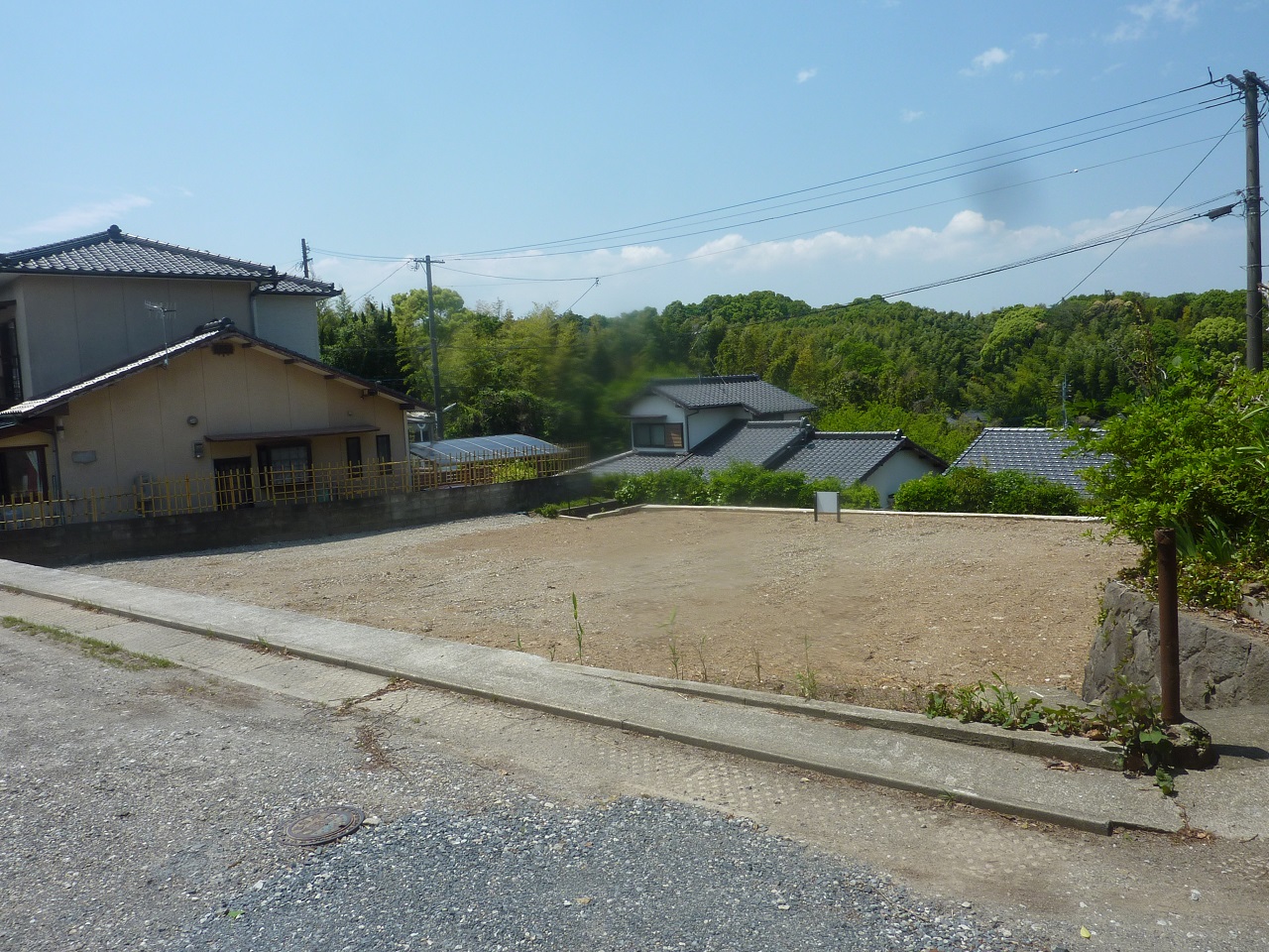 福智町立金田義務教育学校近くで、閑静な住宅地です。