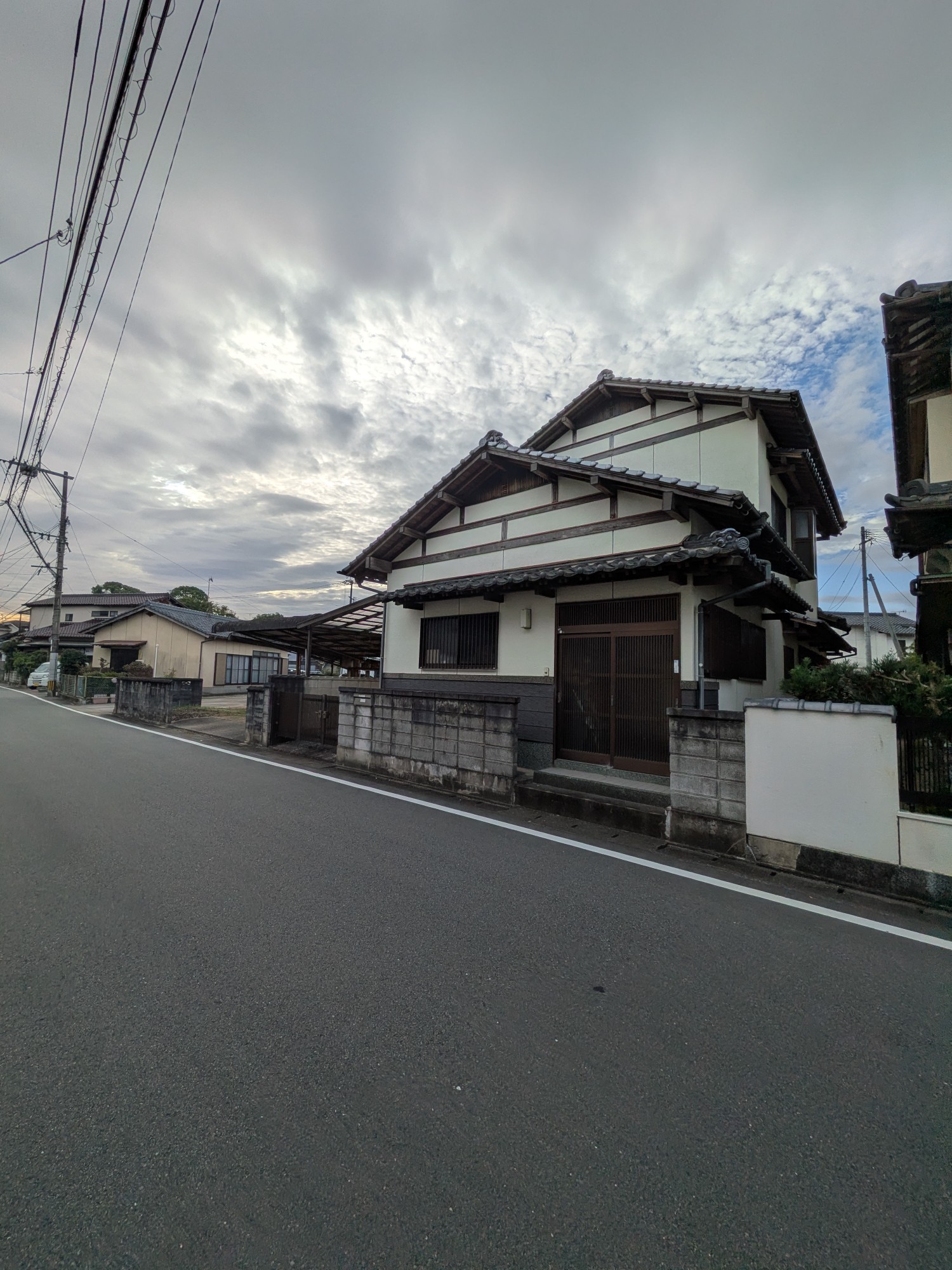 赤池駅まで徒歩３分の立地です。